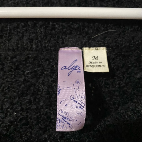 🎉3/$20 CLEAR OUT SALE!🎉 Black Off-Shoulder Sweater - Picture 2 of 3